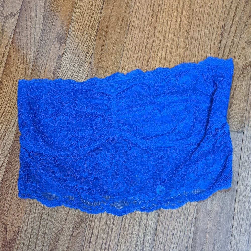 NWOT AMERICAN EGALE CROP TOP